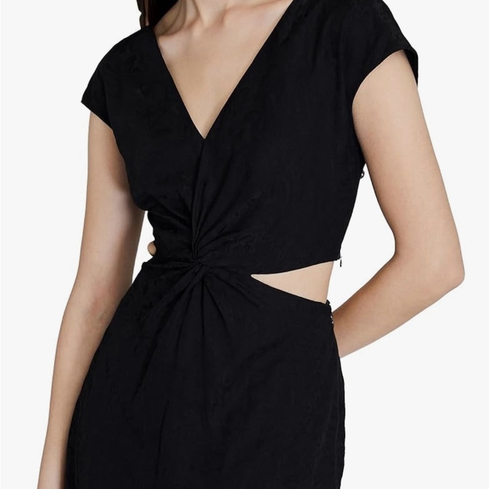 Elegant‎ Black Cut-Out Midi Dress - Picture 2 of 12